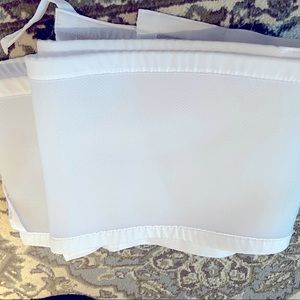 Breathable mesh crib liner